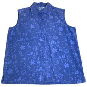 Medium Tradition Country Collection sleeveless collared button up floral blouse